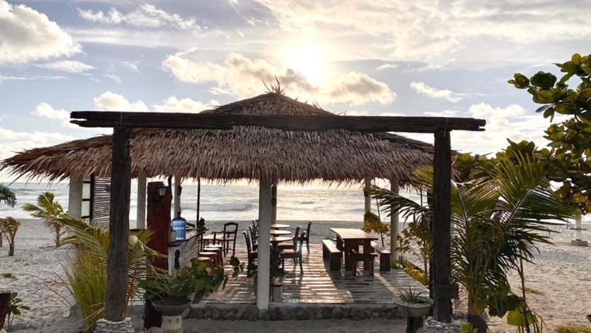 Club Monet Beachfront Resort By Cocotel Cabangan Экстерьер фото