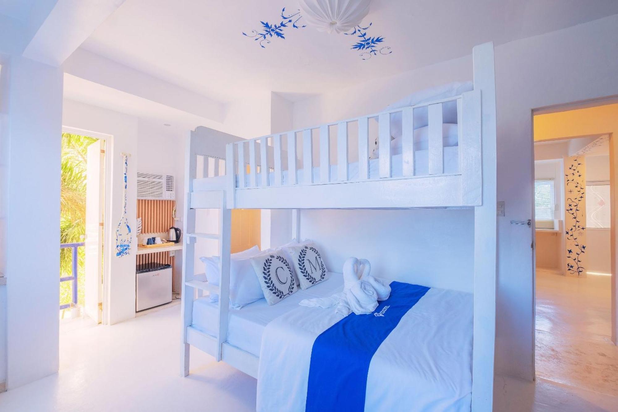 Club Monet Beachfront Resort By Cocotel Cabangan Номер фото