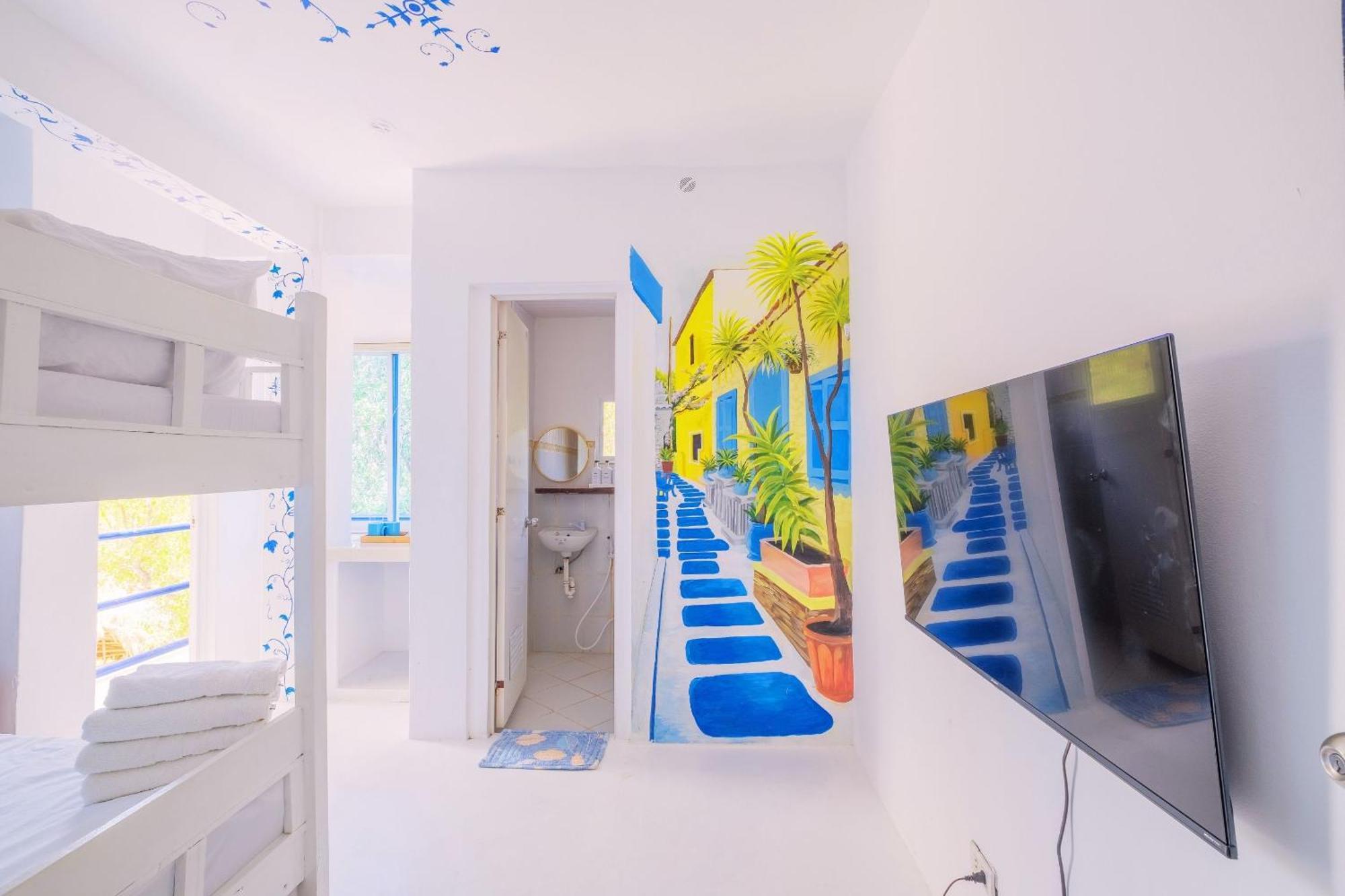 Club Monet Beachfront Resort By Cocotel Cabangan Номер фото